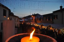 Candele a Candelara, il Mercatino di Natalizio nel borgo delle Marche