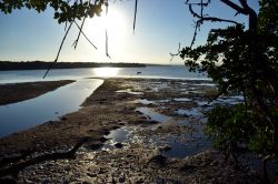 Crab Shack, Dabaso: la vista sulla baia di Mida Creek dal ristorante "Crab Shack", caratterizzato da una gestione comunitaria degli abitanti del villaggio di Dabaso, nei pressi di ...