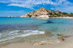 Mikri Vigla, una delle spiagge più belle di Naxos, isole Cicladi della Grecia