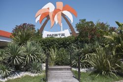 Milano Marittima: il Papeete beach club il famoso bagno della Riviera Romagnola - © simona flamigni / Shutterstock.com