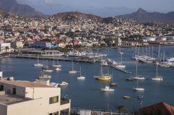 Mindelo è la seconda città dell'arcipelago di Capo Verde per dimensioni e la più cosmopolita del paese - © Salvador Aznar / Shutterstock.com