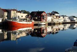 Molo di Henningsvaer Lofoten villaggio pescatori ...