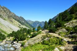 Montagne nei pressi di Cauterets, parco nazionale dei Pirenei (Francia).

