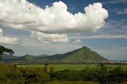 Montagne tra Riviere Noire e Tamarin Isola di Mauritius - © bengy / Shutterstock.com