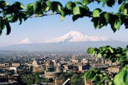 Il monte Ararat visto da Yerevan, Armenia - © Lampochka / iStockphoto LP.