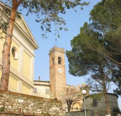 Monte colombo in provincia di Rimini, panorama del centro storico - © Toni Pecoraro, Wikipedia