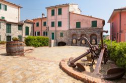 Montemarcello, La Spezia, la piazza centrale del borgo della Liguria.