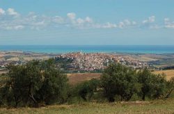 Il panorama di Montenero di Bisaccia uno dei borghi del Molise  - ©  Montenerodibisaccia - CC BY-SA 3.0 - Wikipedia.
