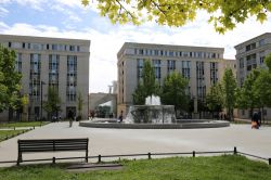 Montpellier, panorama di place Thessalie nella zona del distretto di Antigone (Francia) - © BOULENGER Xavier / Shutterstock.com