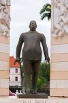 Monumento a Felix Eboué a Cayenne, Guyana Francese. Nipote di uno schiavo, Felix Eboué nacque nel 1884. Grazie ai suoi studi ottenne importanti incarichi nell'Africa equatoriale ...