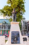 Monumento a Jagernath Lachmon nel centro storico di Paramaribo, Suriname. Politico del Suriname, nacque nel 1916 e morì nel 2001 all'età di 85 anni nella città olandese ...