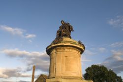 Monumento a William Shakespeare a Stratford-upon-Avon, Gran Bretagna - © David Hughes / Shutterstock.com