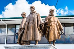Monumento ai veterani del Suriname nella guerra coreana, Paramaribo, Suriname - © Anton_Ivanov / Shutterstock.com