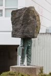 Monumento al burocrate sconosciuto nella città di Reykjavik, Islanda - © dvoevnore / Shutterstock.com