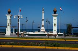 Monumento alla comunità cilena-croata della città di Iquique, Cile, Sud America - © JeremyRichards / Shutterstock.com