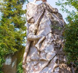 Il monumento dedicato al corpo militare degli alpini a Riolo Terme, Emilia Romagna.



