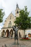 Monumento di fronte alla chiesa di San Nicola a Villach, Austria.



