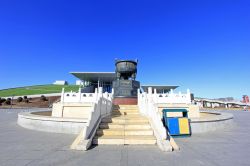 Monumento di unità nazionale all'Inner Mongolia Museum di Hohhot, Cina - © chinahbzyg / Shutterstock.com