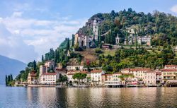 Morcote nel Canton Ticino, uno dei borghi più belli della Svizzera - © Boris-B / Shutterstock.com