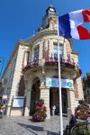 Il municipio di Trouville-sur-Mer, cittadina sulla costa normanna, nel nord della Francia - © Petr Kovalenkov / Shutterstock.com