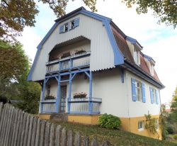 Munter-House a Murnau am Staffelsee, Germania: in questo edificio, principale attrazione cittadina, nacque il celebre movimento pittorico del Cavaliere Azzurro - © John Kehly / Shutterstock.com ...