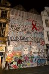 Il famoso murale contro l'hiv a Bruxelles, è stato dipinto dietro la Grote Markt (Grand-Place), la piazza principlae della capitale belga.