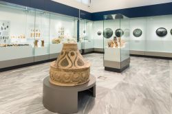 Museo archeologico di Heraklion, Creta - Unico in assoluto per la conoscenza della civiltà minoica oltre che fra i maggiori di tutta la Grecia, questo museo si trova in pieno centro città: ...