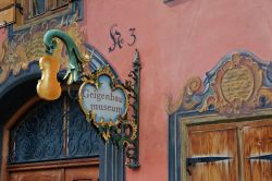 Mulino del violino nel borgo di Mittenwald, Baviera, Germania - © Scirocco340 / Shutterstock.com