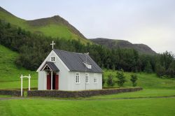 Museo nazionale della civiltà islandese a Skogar: la graziosa chiesa in legno.

