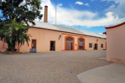Il museo del vino San Felipe all'interno dell'azienda vinicola Bodega La Rural a Mendoza, Argentina. Si possono ammirare più di 4500 oggetti comprese le suggestive cantine - © ...