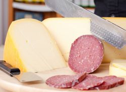 Nepi, Lazio: la sagra del salame cotto e il pecorino romano