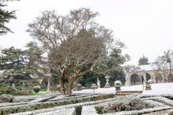 Nevicata a Roncade di Treviso: passeggiata nel giardino del castello di VIlla GIustinian