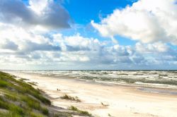 Lungo la Penisola di Neringa a Nida, Lituania - © sergeisimonov / Shutterstock.com