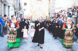 Nostra sennora de Mesaustu la festa dell'Assunzione di Maria ad Orgosolo - © ale de sun / Shutterstock.com