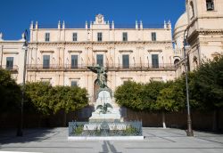 Noto barocca, la perla della Sicilia - situata nella punta sud della Sicilia, la splendida cittadina di Noto è conosciuta come "la città barocca", massima espressione ...