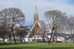 La nuova cattedrale di Christchurch, nota come Transitional Cathedral, è stata progettata dall'architetto giapponese Shigeru Ban diventato famoso soprattutto per la realizzazione ...