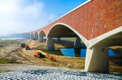 Nuovo ponte in costruzione nella città di Nijmegen, Olanda.
