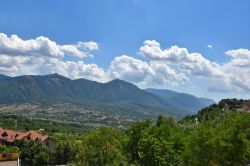 Nusco, Campania: il panorama del balcone dell'Alta Irpinia - © Giambattista Lazazzera / Shutterstock.com