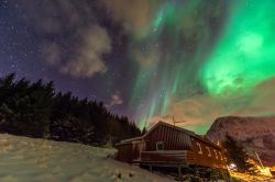 Per poter ammirare l'aurora boreale è necessario avere un cielo libero dalle nuvole: qui siamo a Tromso in Norvegia