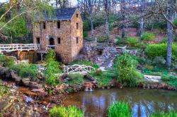 L'Old Mill Replica a Little Rock, Arkansas (USA). L'edificio fu ripreso nel film del 1938 Via col Vento. 



