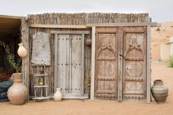 Campo di nomadi beduini nel deserto a Wahiba Sands in Oman - © Wolfgang Zwanzger / Shutterstock.com