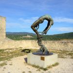 Opera d'arte al Castello dove si rifugiò il Marchese de Sade a Lacoste in Provenza - © Oleg Znamenskiy / Shutterstock.com