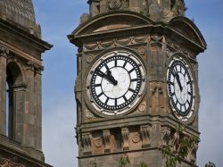 L'orologio della torre nella cattedrale di Paisley, Scozia, UK.
