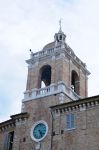 Orologio nella piazza centrale di Senigallia, nelle Marche - © giovanni boscherino / Shutterstock.com