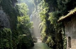 Le gole dell'orrido di Nesso vicino al Lago ...