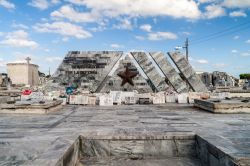 L'ossario dei patrioti caduti nel cimitero di Camagüey, la terza città per dimensioni di Cuba - © Matyas Rehak / Shutterstock.com