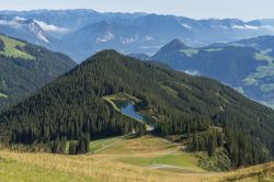 Un bel paesaggio alpino nei dintorni di Fugen, nella valle di Zillertal in Austria.
