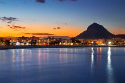 Paesaggio by night della città di Alicante, Comunità Valenciana (Spagna).
