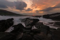 Un paesaggio di Valentia Island, Irlanda. Questo territorio si trova in uno dei punti più occidentali d'Irlanda al largo della penisola di Iveragh, nel sud est della contea di Kerry.




 ...