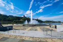 Paesaggio estivo al Point State Park di Pittsburgh, Pennsylvania (USA). Questo parco commemora e conserva il patrimonio storico dell'area durante la guerra francese e indiana. E' considerato ...